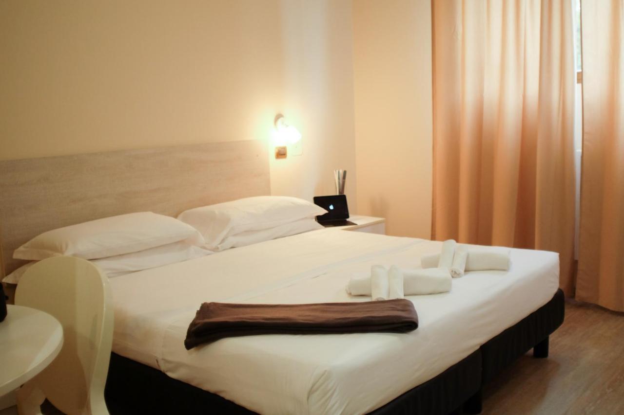 Hotel Brianza Calderara di Reno Esterno foto