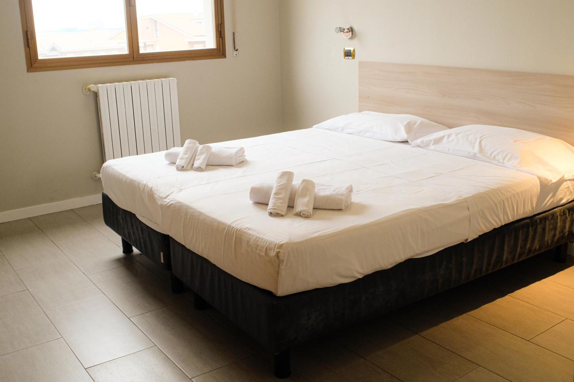 Hotel Brianza Calderara di Reno Esterno foto